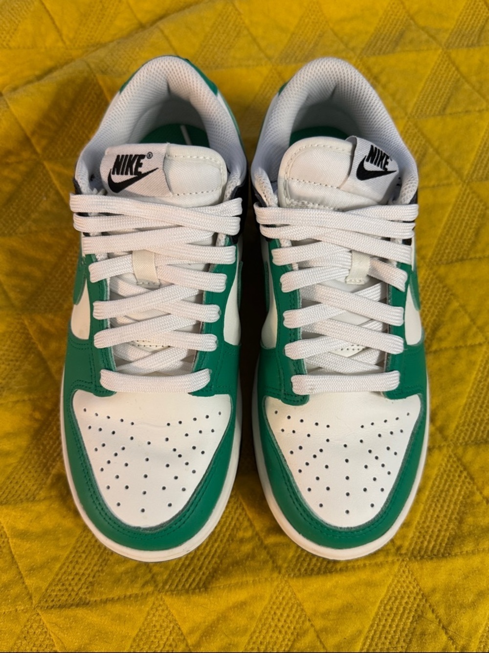 Nike Dunk Low
Celtics
US 6.5 EUC - Picture 10 of 11